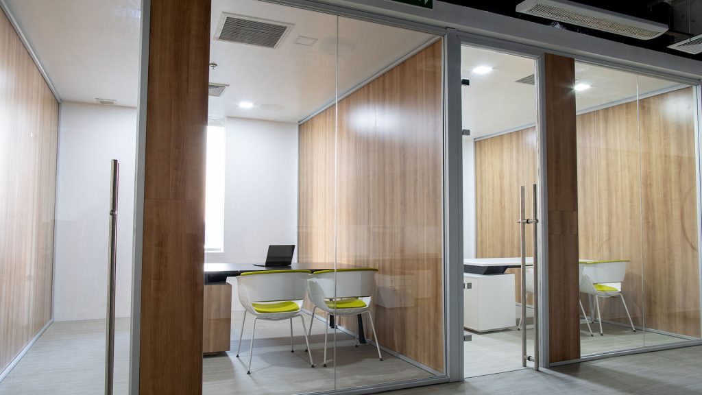 glass partition wall