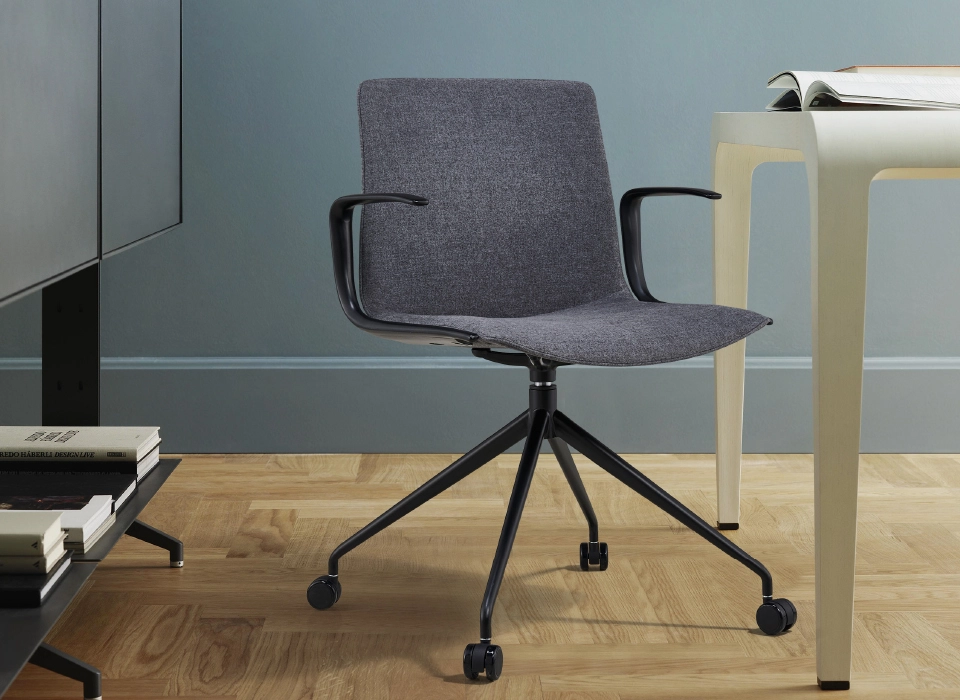 Conference Room Chairs_x105_overview_2